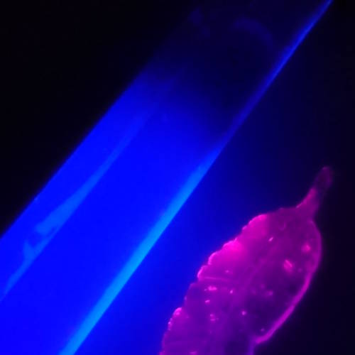 Procédé exclusif Indici couleur - Résine et lumière noire Invenio Flory