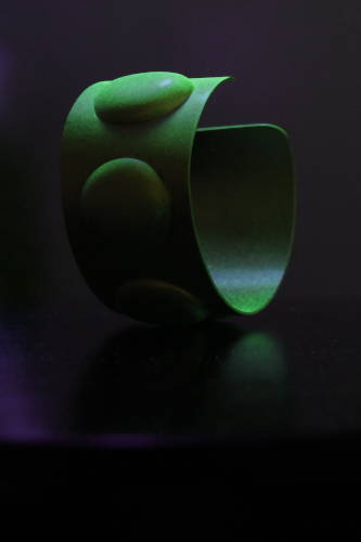 Luminescence - Traitement bracelet phopshorescent Invenio Flory