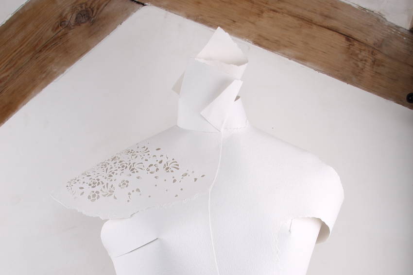 Sculpture de papier - Buste dentelle créé par Invenio Flory pour la maison Chanel
